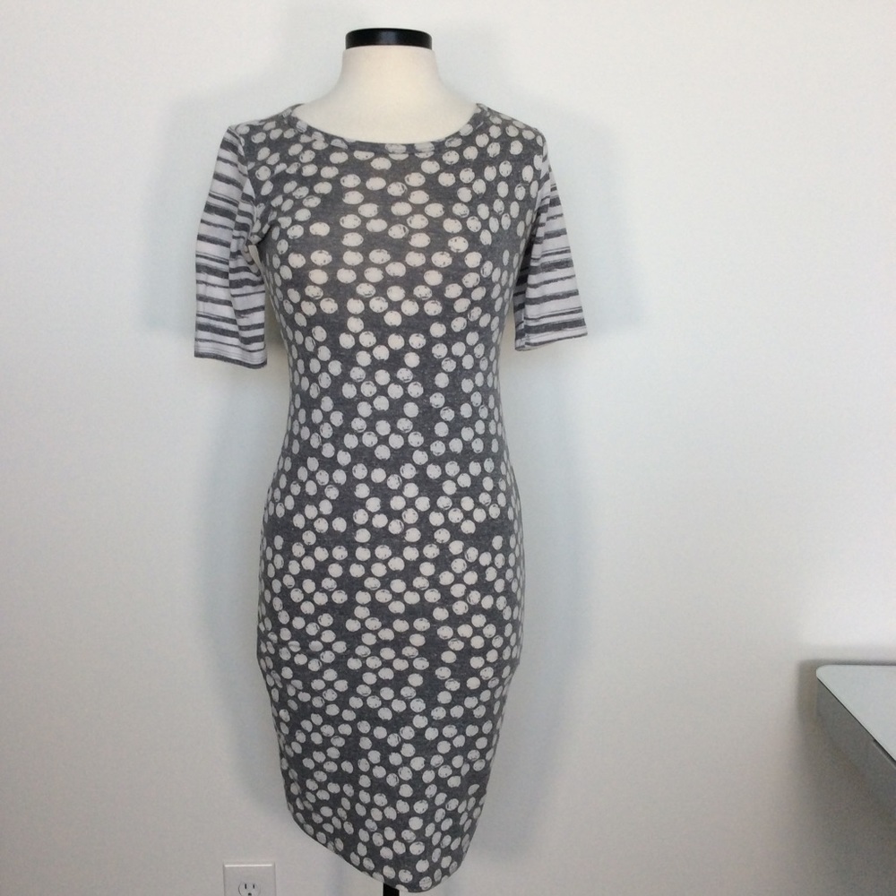 LuLaRoe Julia   Size XS   Excellent Condition